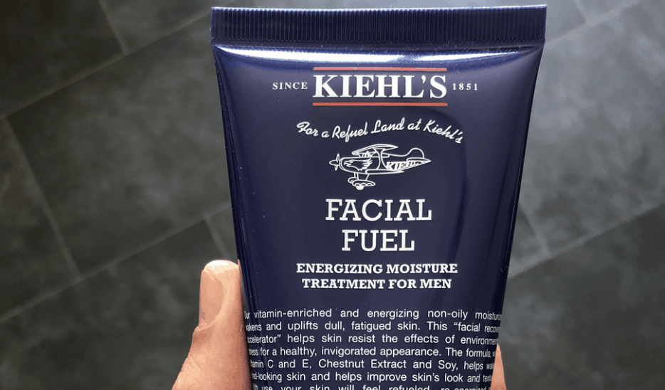 moisturizer for men to stay looking younger