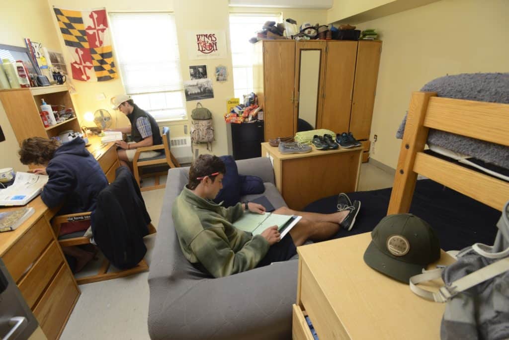How To Manscape In a College Dorm (GUIDE) Expert Gentleman